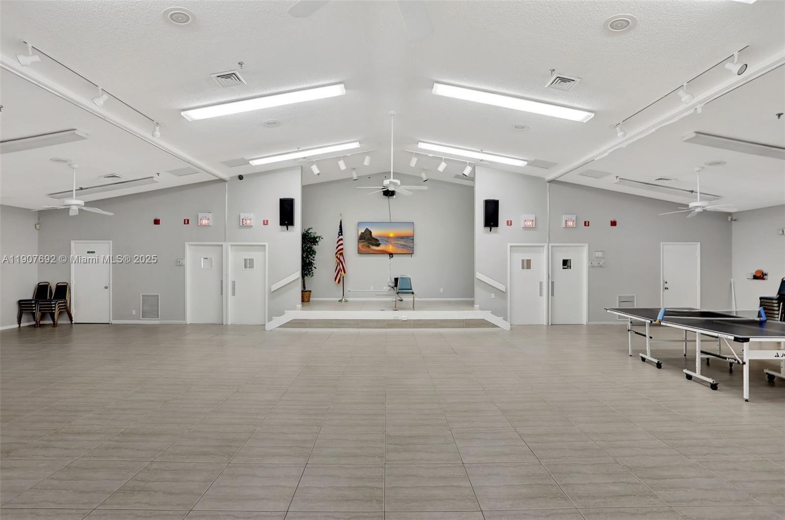 CYPRESS BEND CONDOMINIUM - Residential