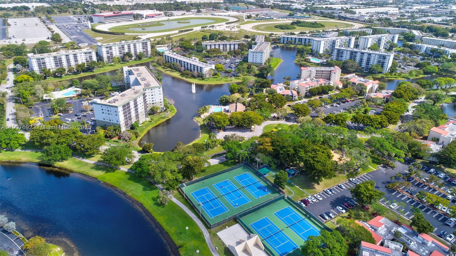 CYPRESS BEND CONDOMINIUM - Residential