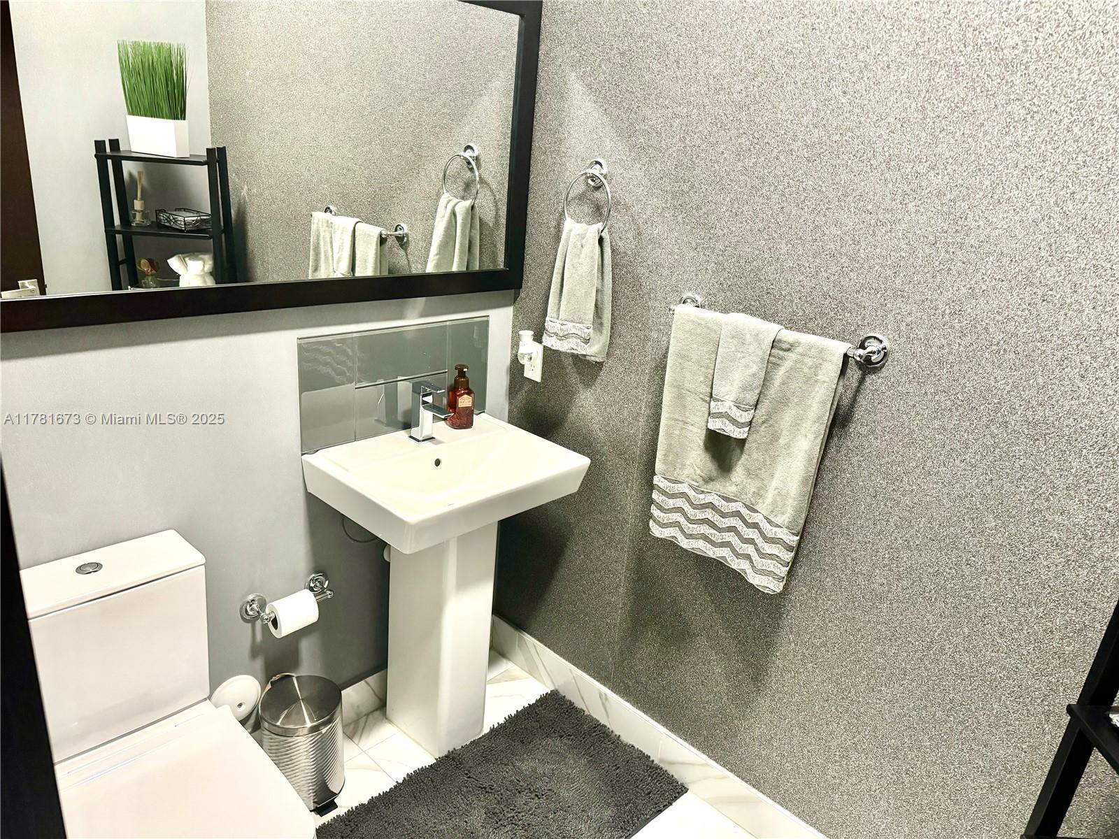 OASIS PARK SQUARE AT DORA - Residential