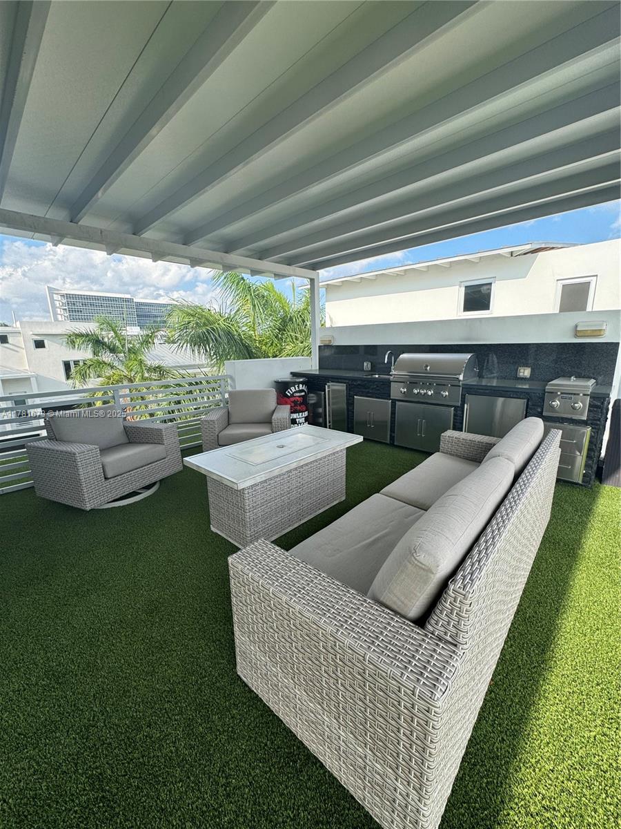 OASIS PARK SQUARE AT DORA - Residential