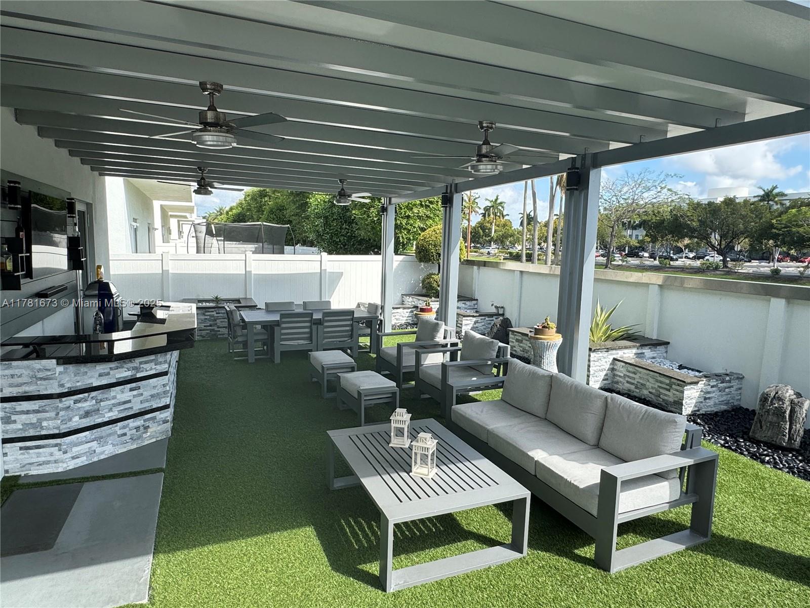 OASIS PARK SQUARE AT DORA - Residential