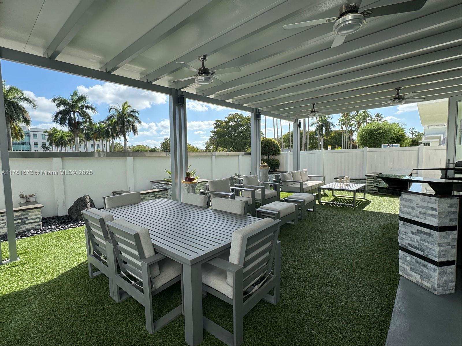 OASIS PARK SQUARE AT DORA - Residential