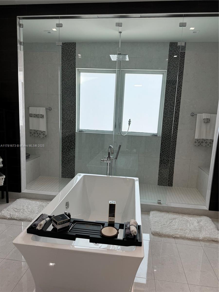 OASIS PARK SQUARE AT DORA - Residential