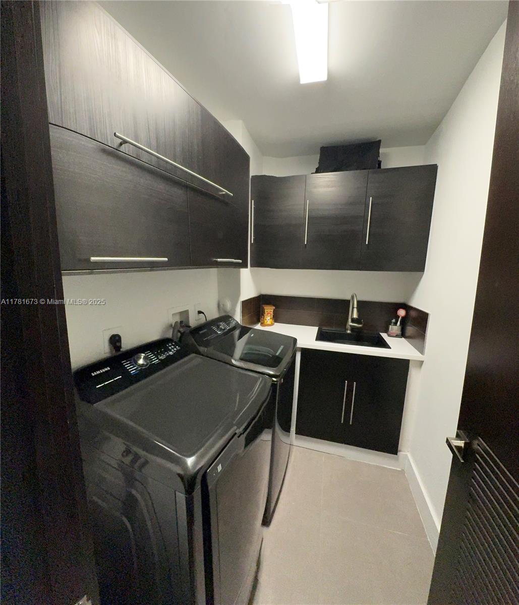 OASIS PARK SQUARE AT DORA - Residential