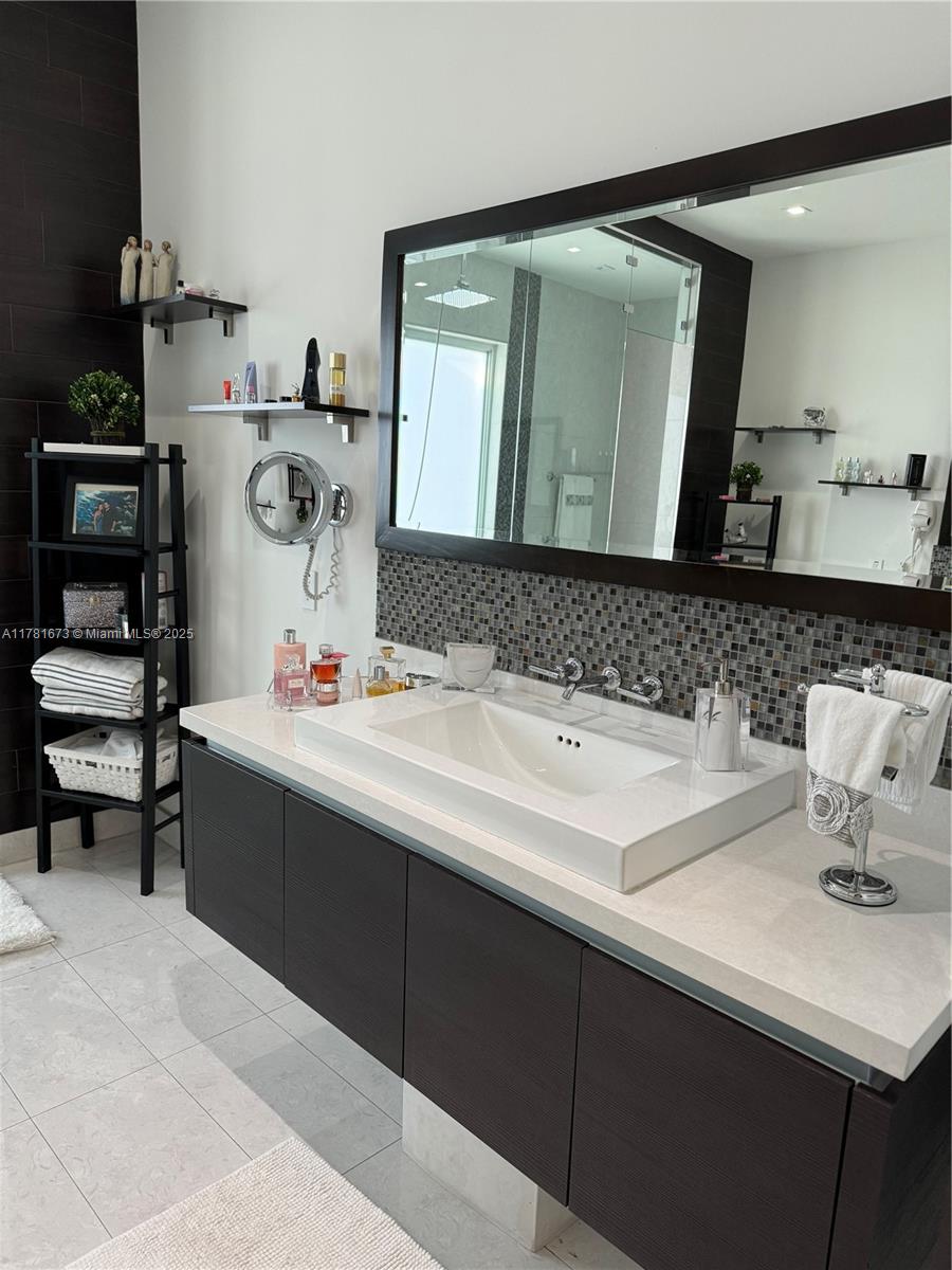 OASIS PARK SQUARE AT DORA - Residential