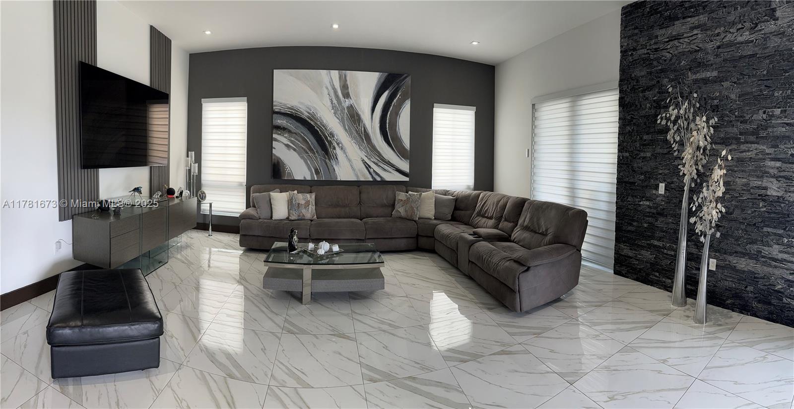 OASIS PARK SQUARE AT DORA - Residential