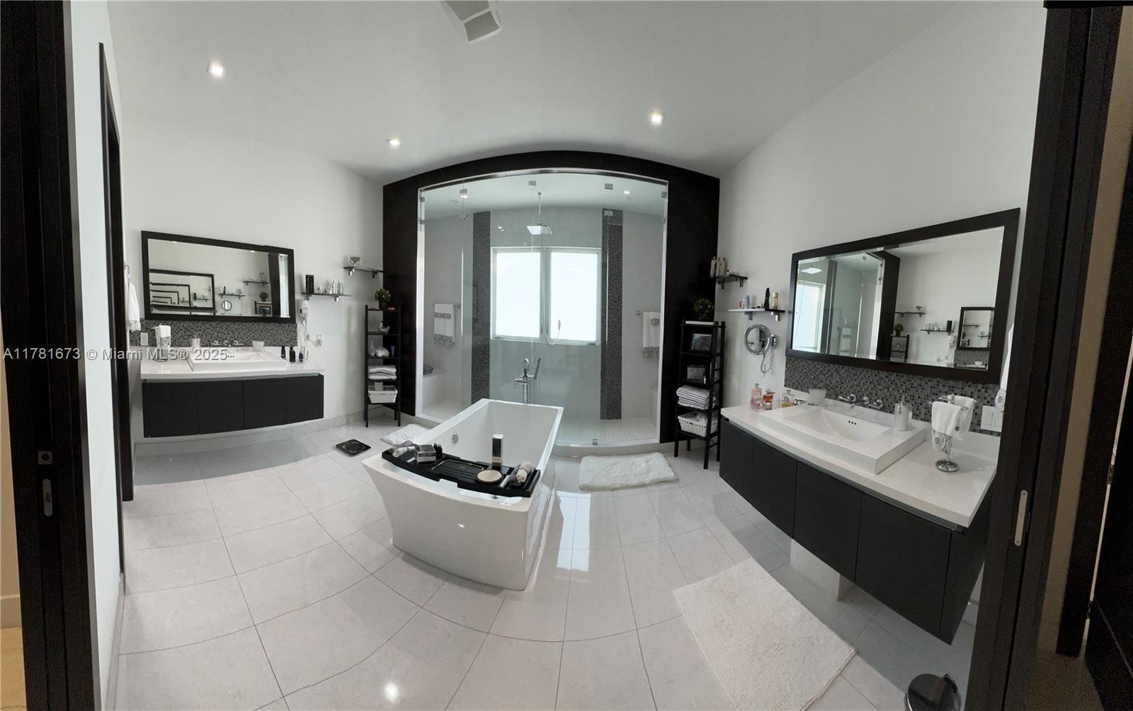 OASIS PARK SQUARE AT DORA - Residential