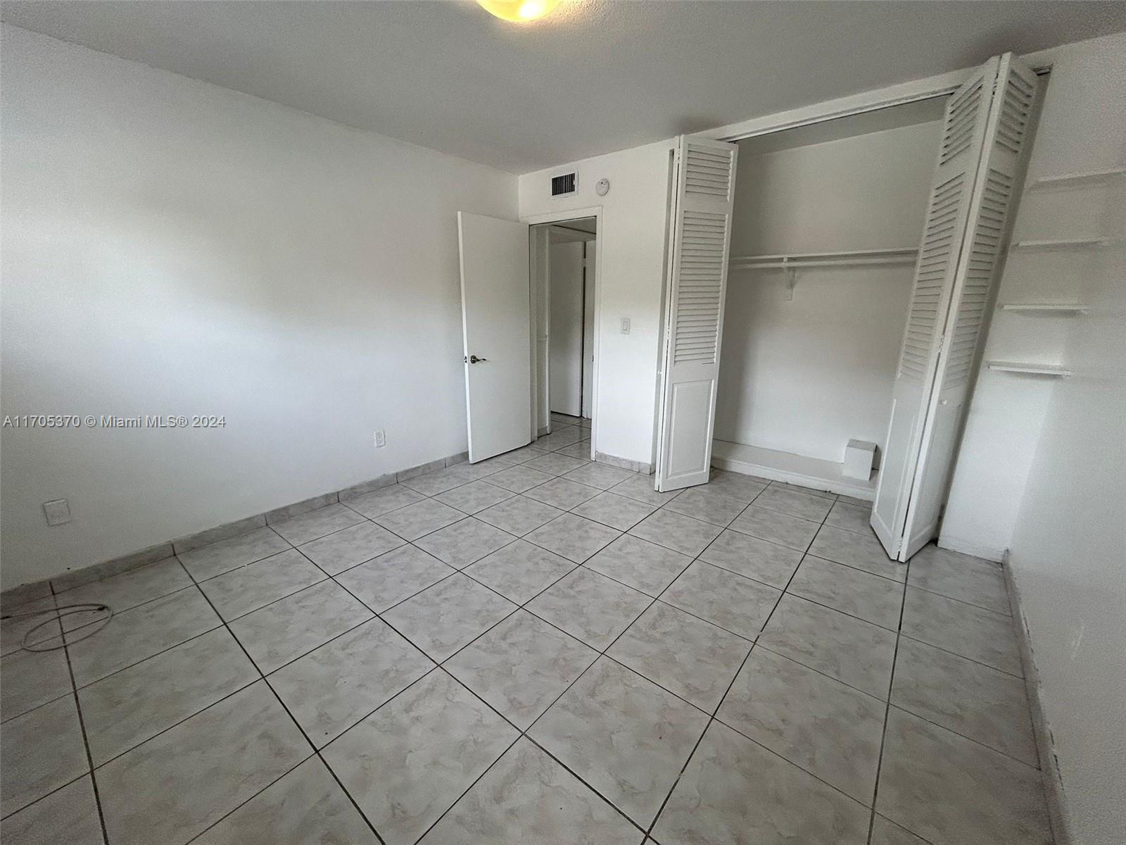 SUTTON HOUSE CONDO - Residential