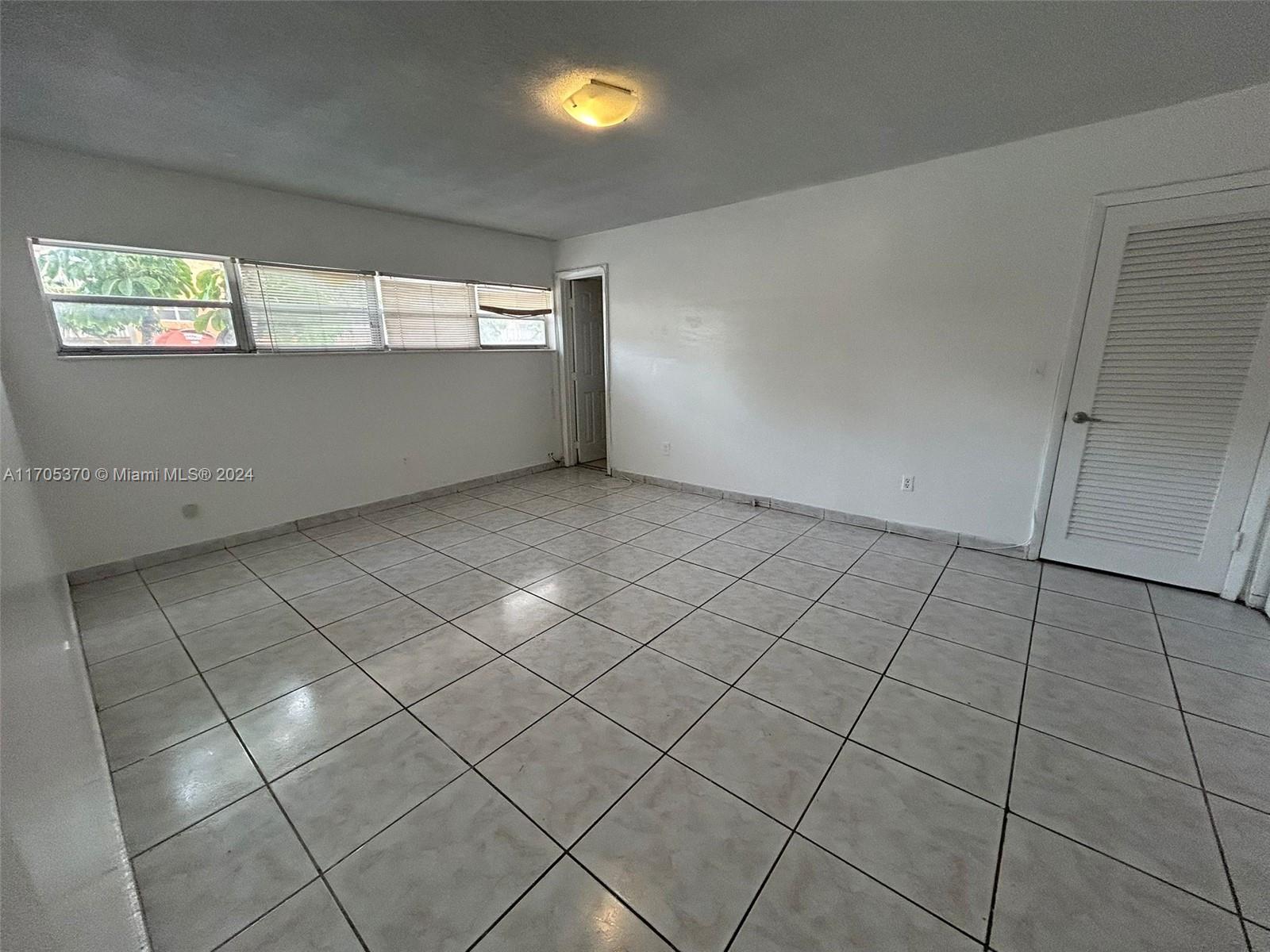 SUTTON HOUSE CONDO - Residential