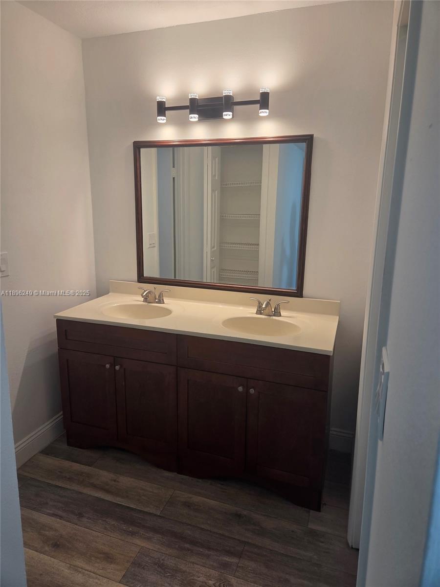 RACQUET CLUB APARTMENTS A - Residential Lease