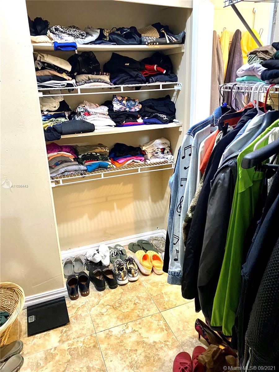 OAKVIEW CONDO NO 2 - Residential