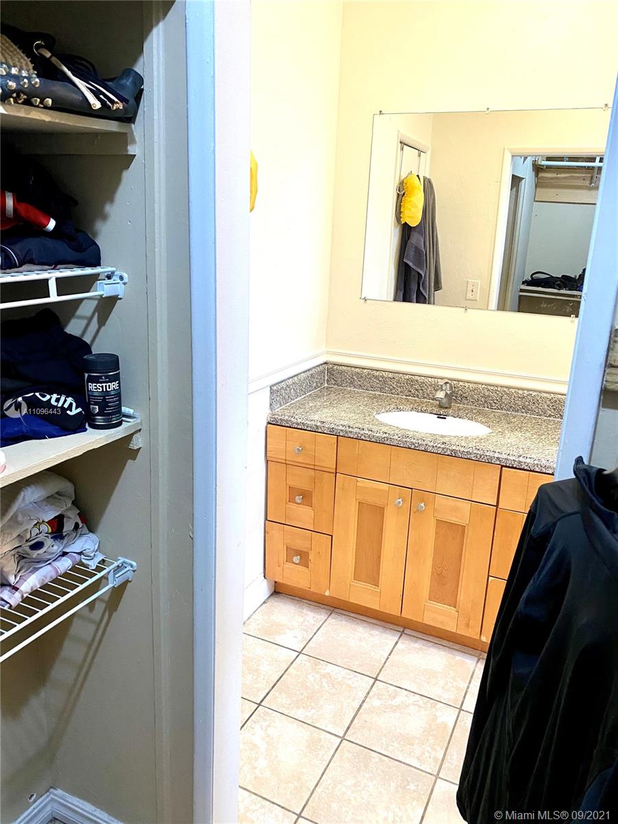 OAKVIEW CONDO NO 2 - Residential