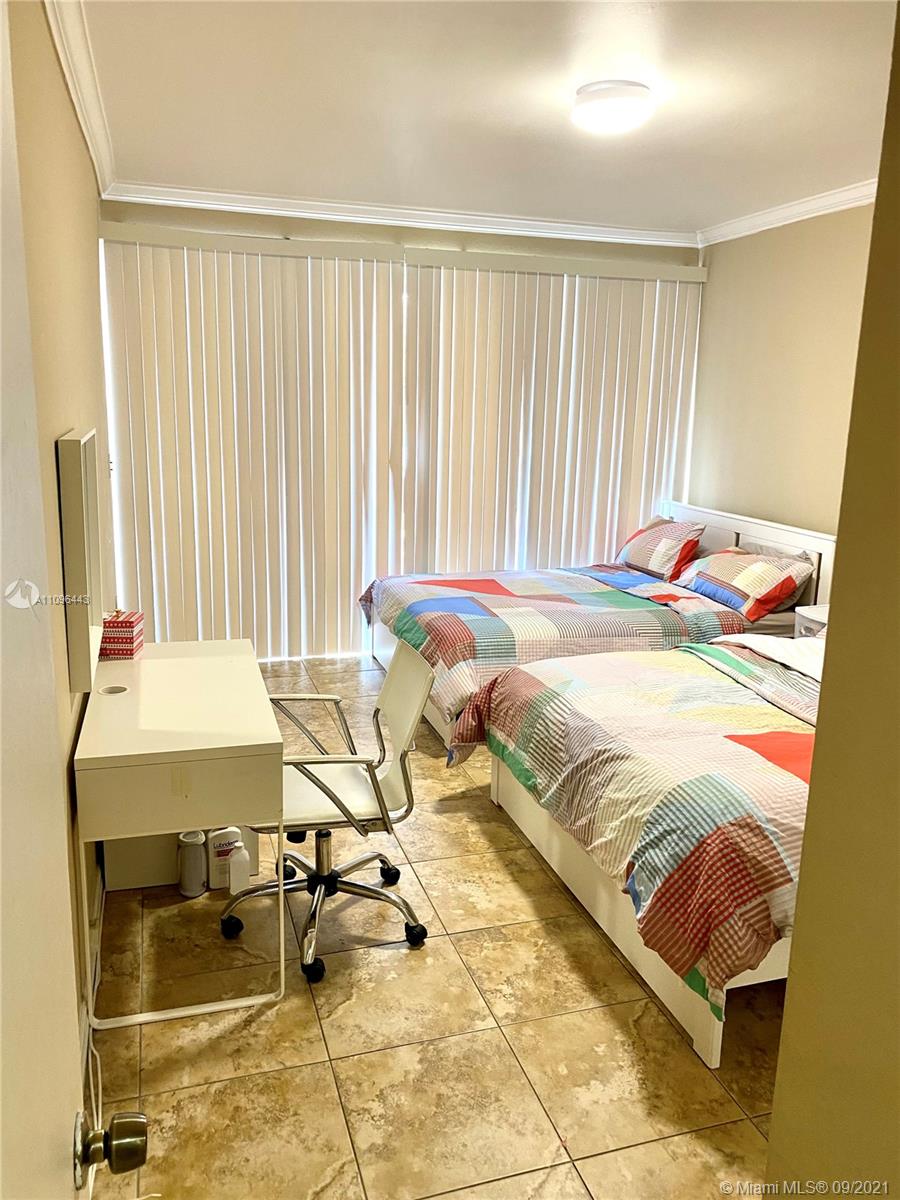 OAKVIEW CONDO NO 2 - Residential