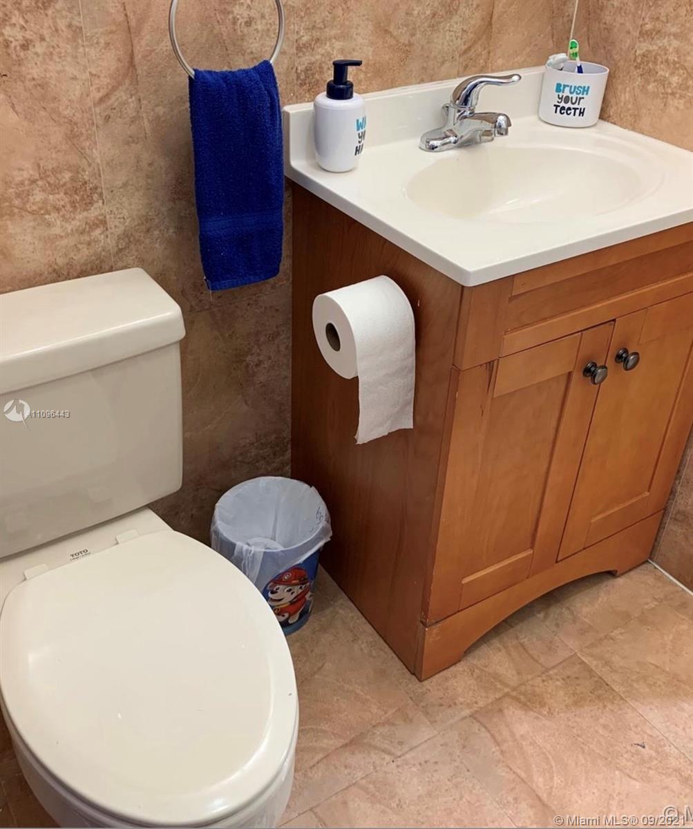 OAKVIEW CONDO NO 2 - Residential