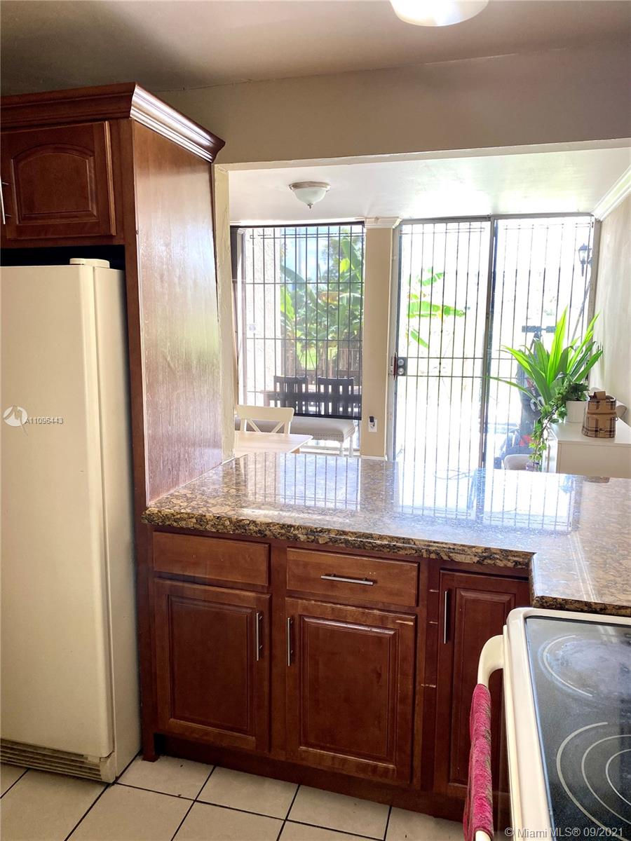 OAKVIEW CONDO NO 2 - Residential