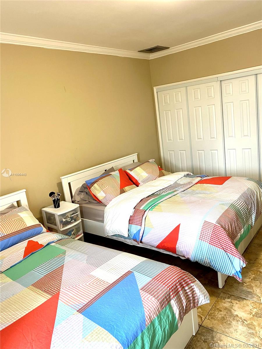 OAKVIEW CONDO NO 2 - Residential