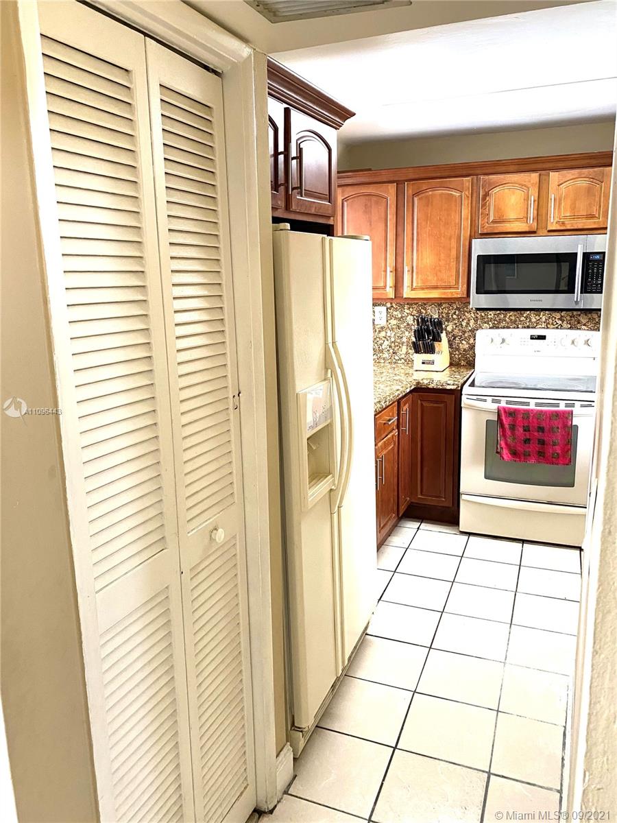 OAKVIEW CONDO NO 2 - Residential