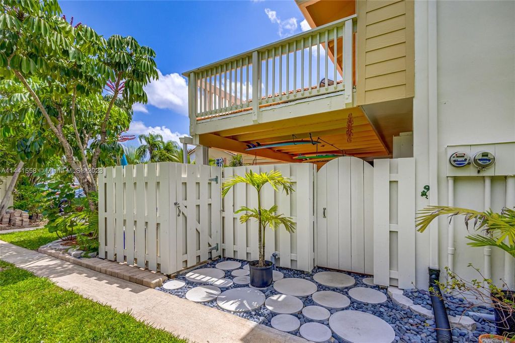 Photo of 248 Seabreeze Cir, Jupiter, FL 33477 (MLS # A11441558)