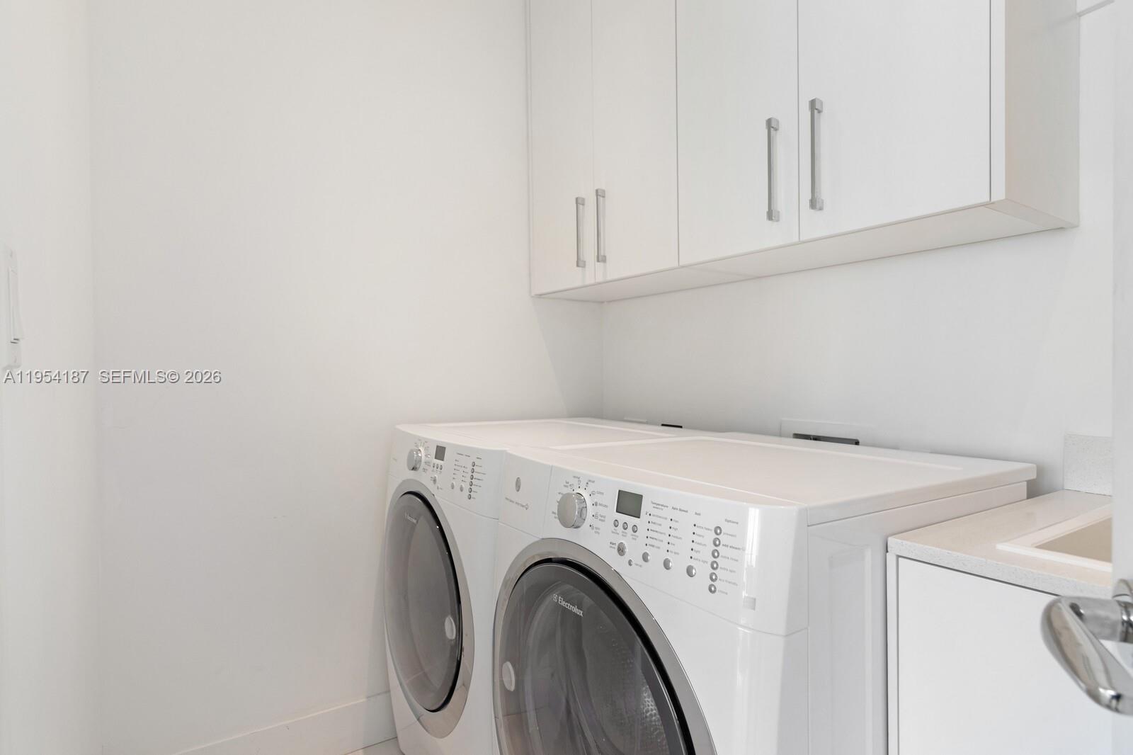 JADE SIGNATURE CONDO - Residential Lease