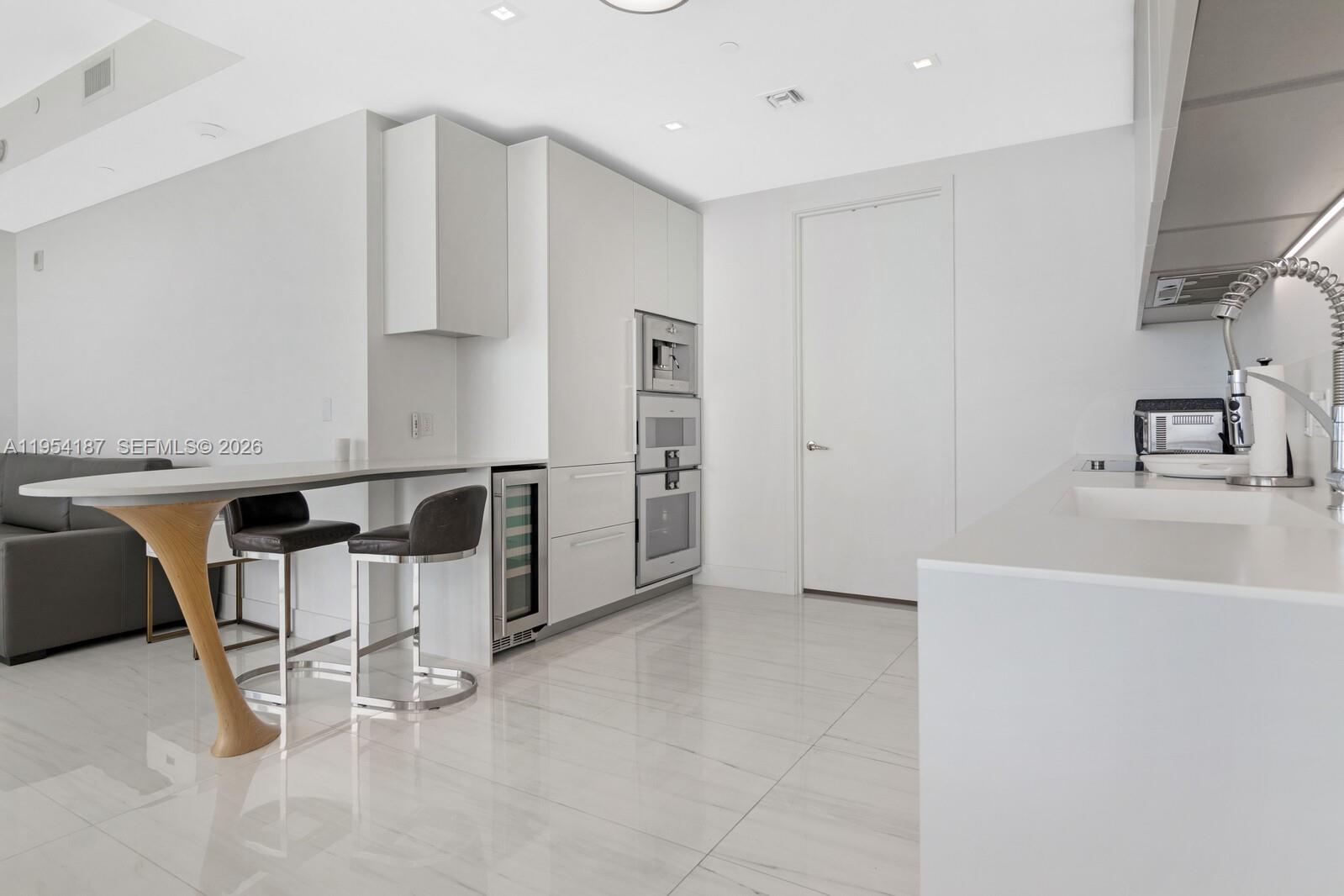 JADE SIGNATURE CONDO - Residential Lease