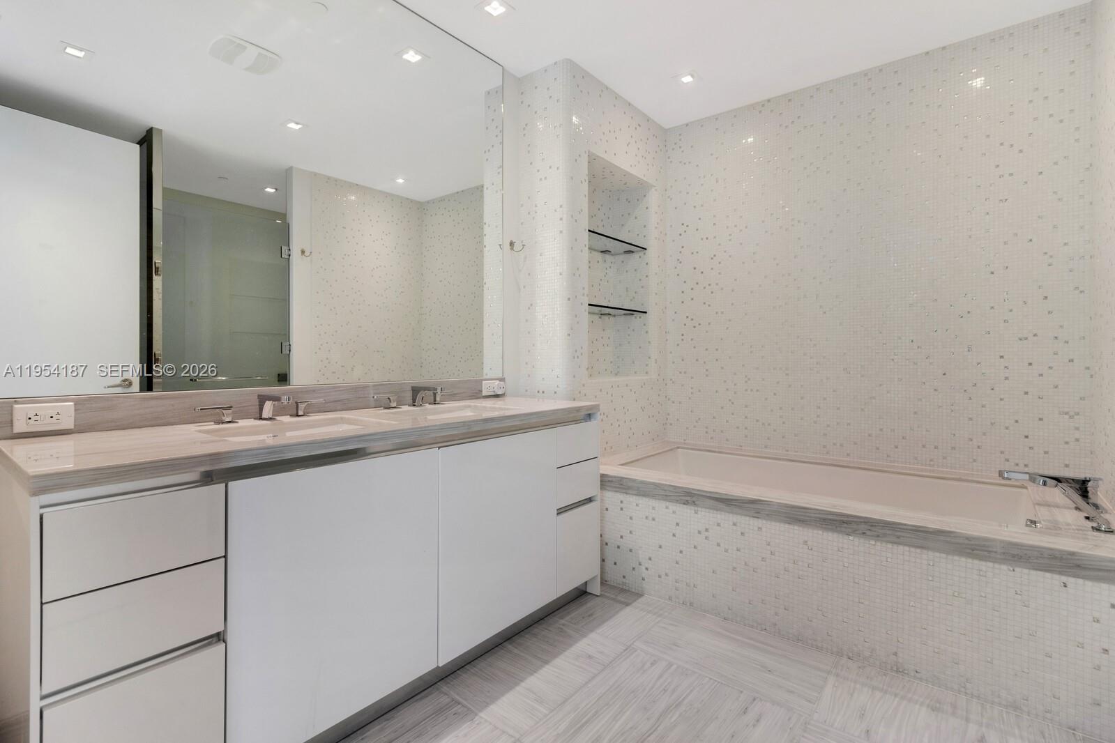 JADE SIGNATURE CONDO - Residential Lease