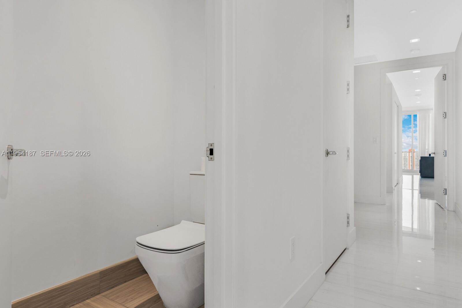 JADE SIGNATURE CONDO - Residential Lease