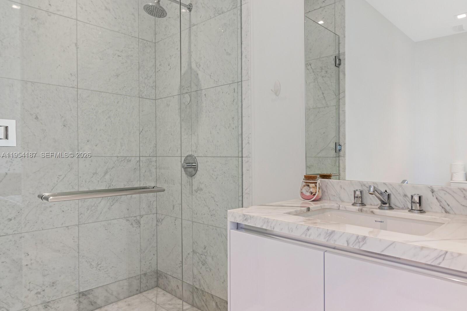 JADE SIGNATURE CONDO - Residential Lease