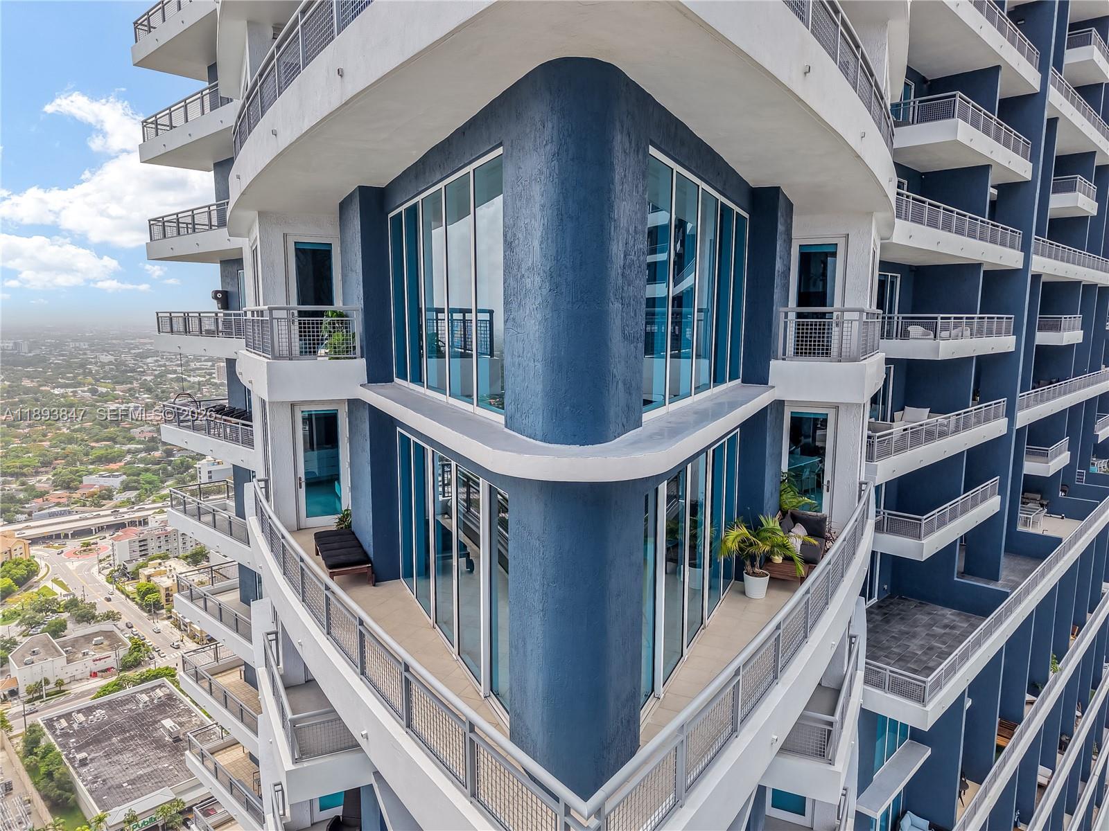 INFINITY AT BRICKELL COND - Residential