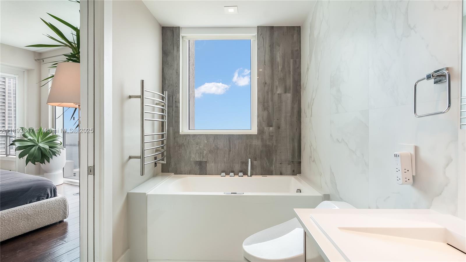 INFINITY AT BRICKELL COND - Residential