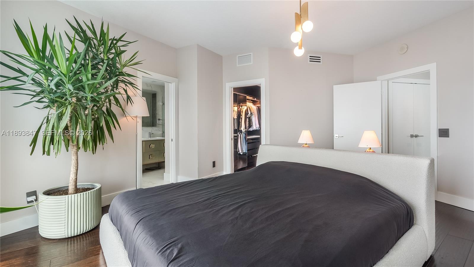 INFINITY AT BRICKELL COND - Residential