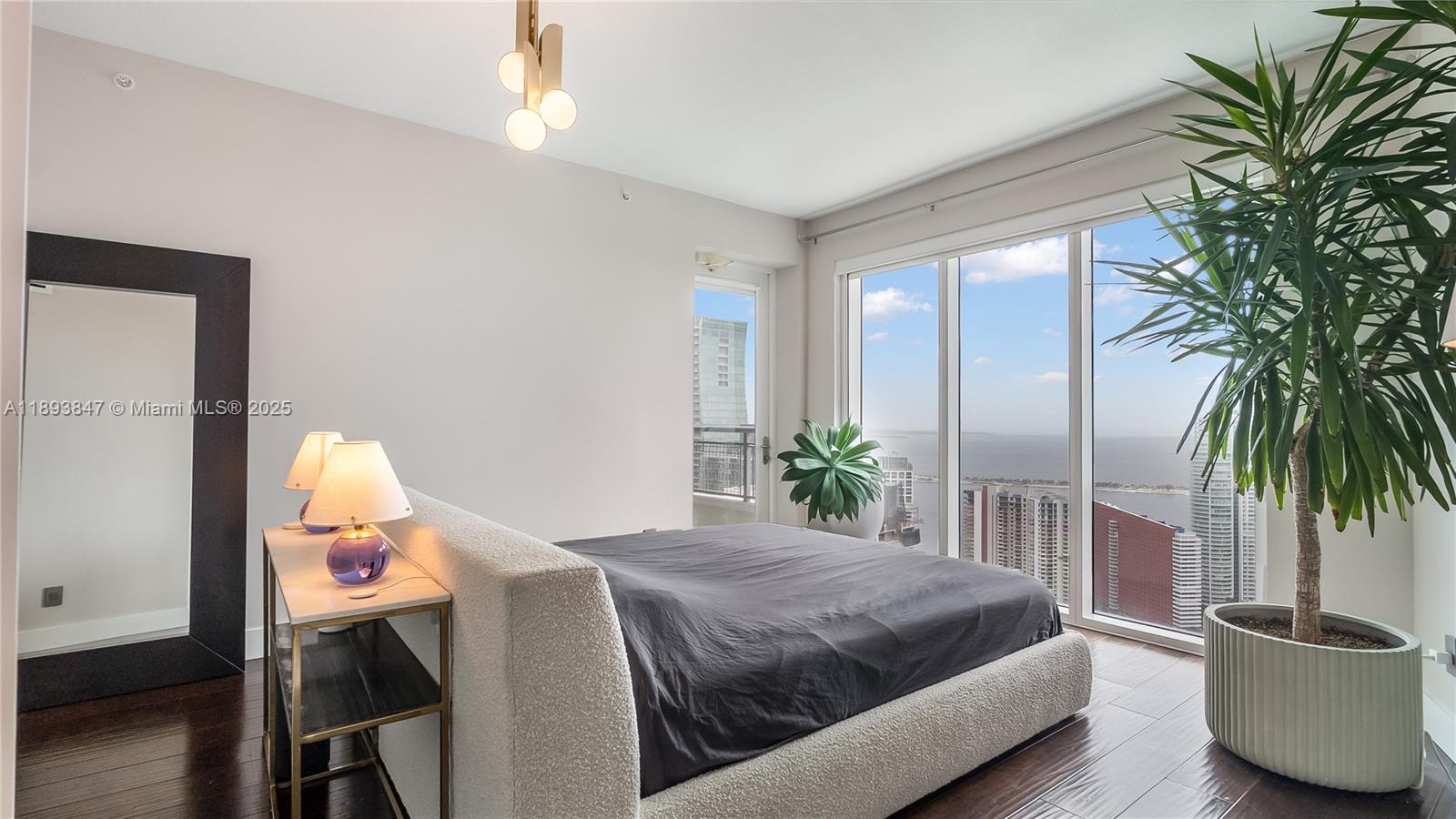 INFINITY AT BRICKELL COND - Residential