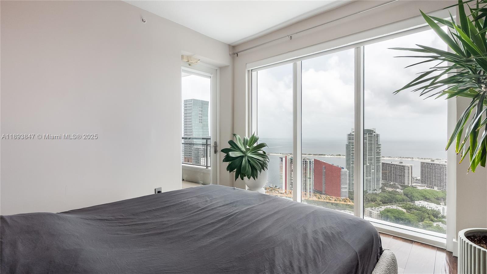 INFINITY AT BRICKELL COND - Residential