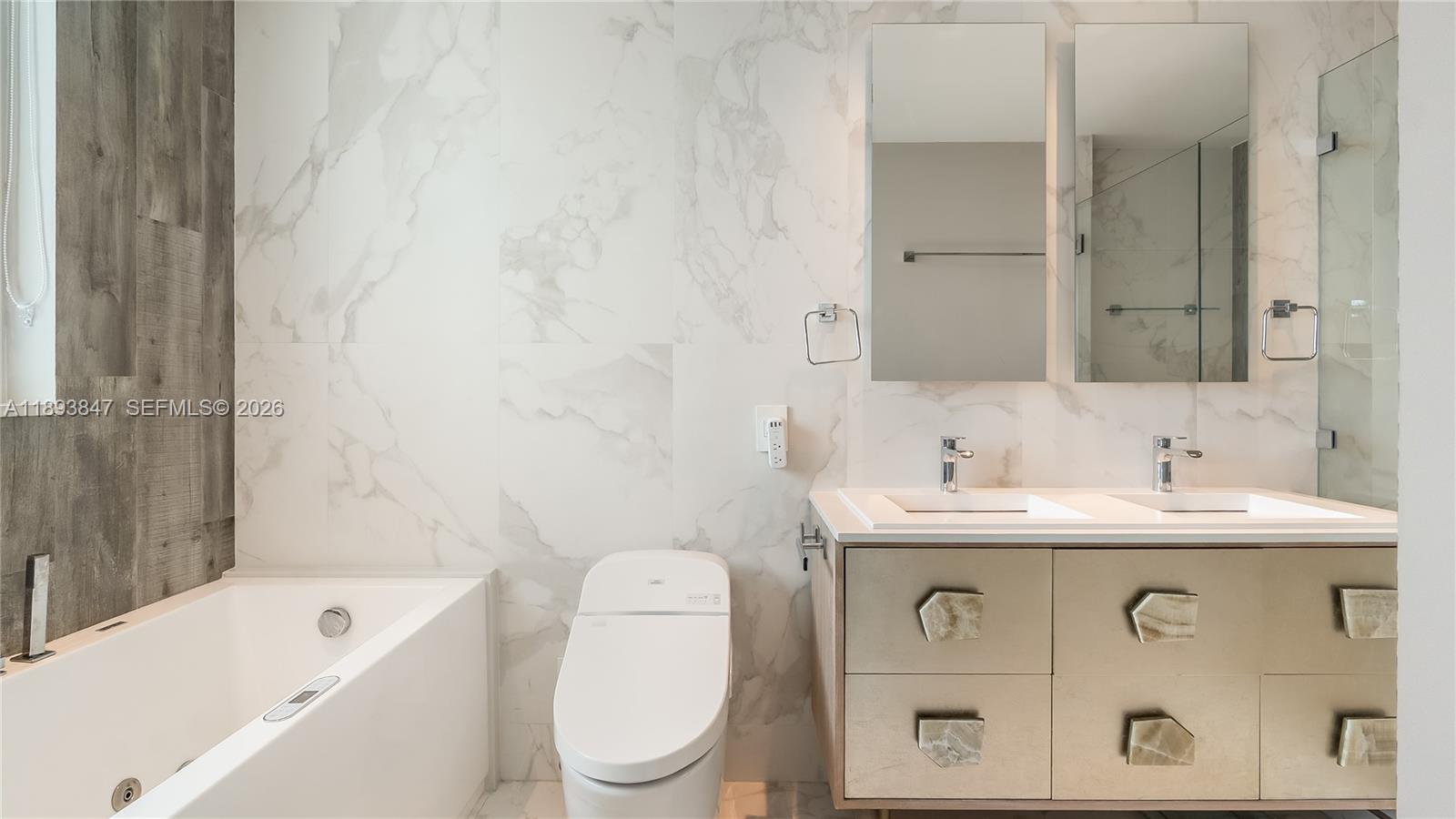 INFINITY AT BRICKELL COND - Residential