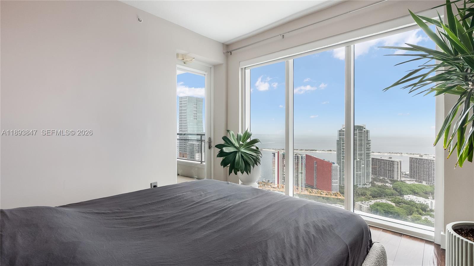 INFINITY AT BRICKELL COND - Residential