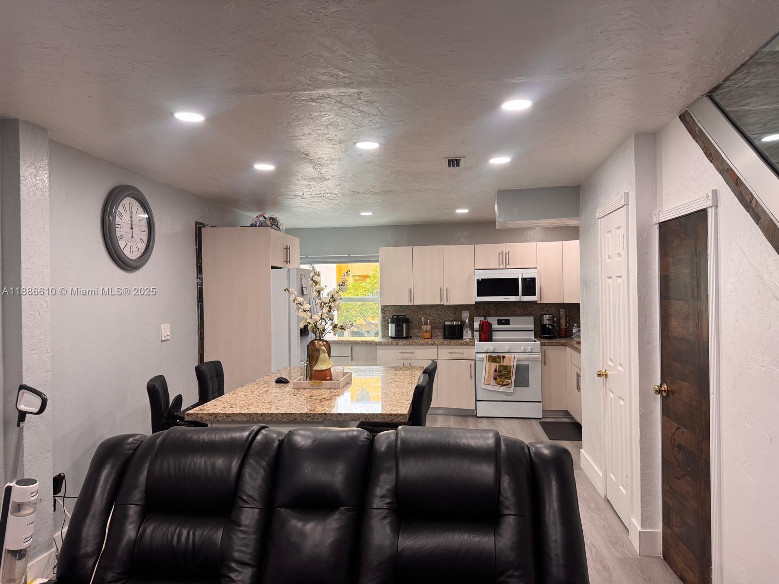 MILE APTS CONDO - Residential