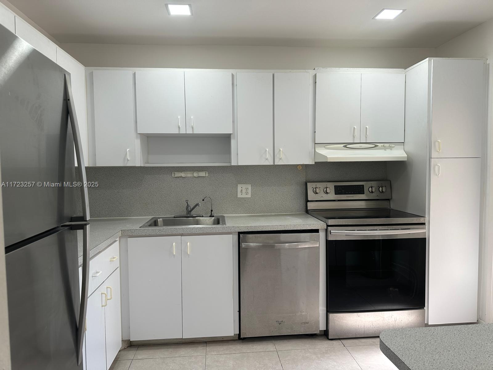 NO 30 PALM-AIRE COUNTRY C - Residential
