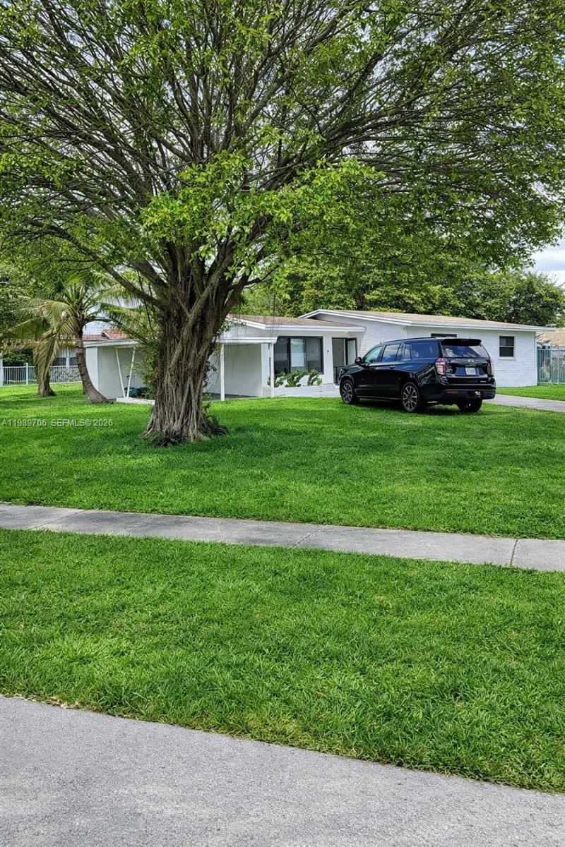 LAUDERDALE VILLAS - Residential