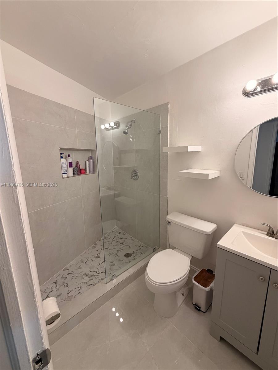 LAUDERDALE VILLAS - Residential