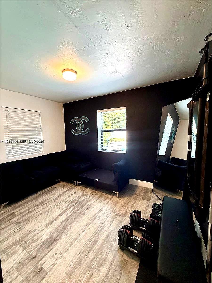 LAUDERDALE VILLAS - Residential