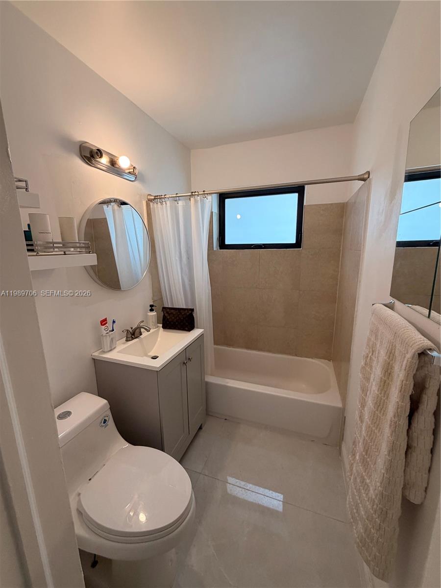 LAUDERDALE VILLAS - Residential