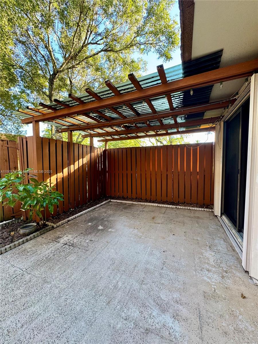 PINE ISLAND RIDGE SECTION - Residential