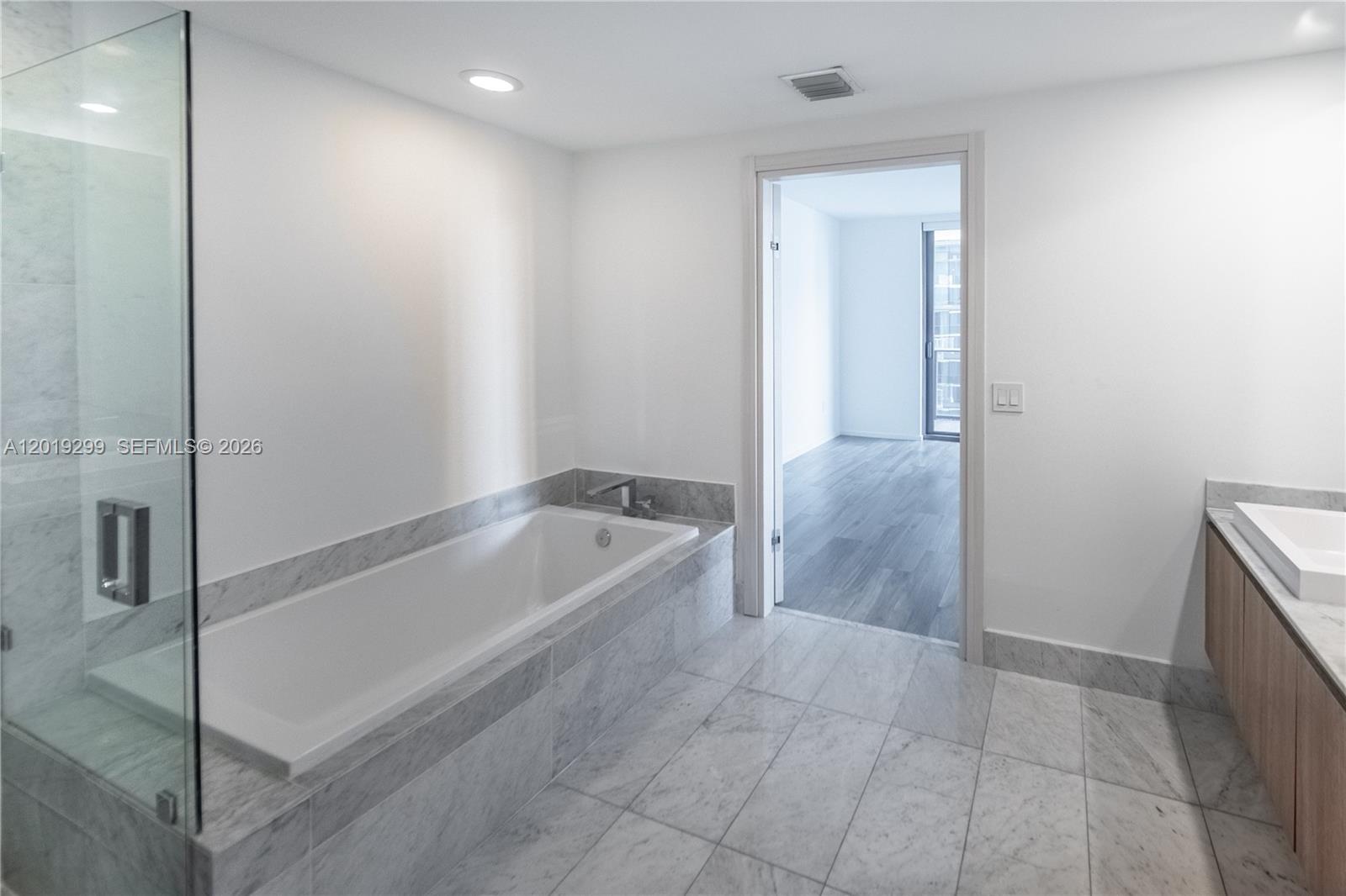 801 SMA RESIDENCES CONDO - Residential