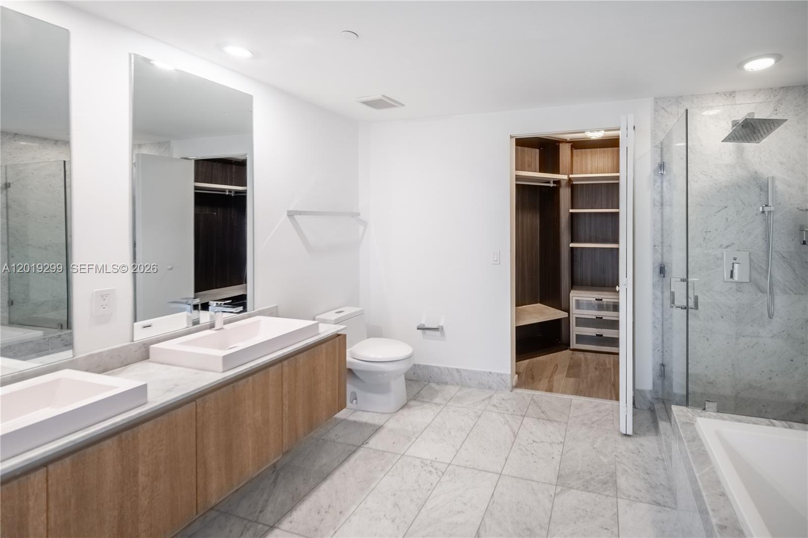 801 SMA RESIDENCES CONDO - Residential