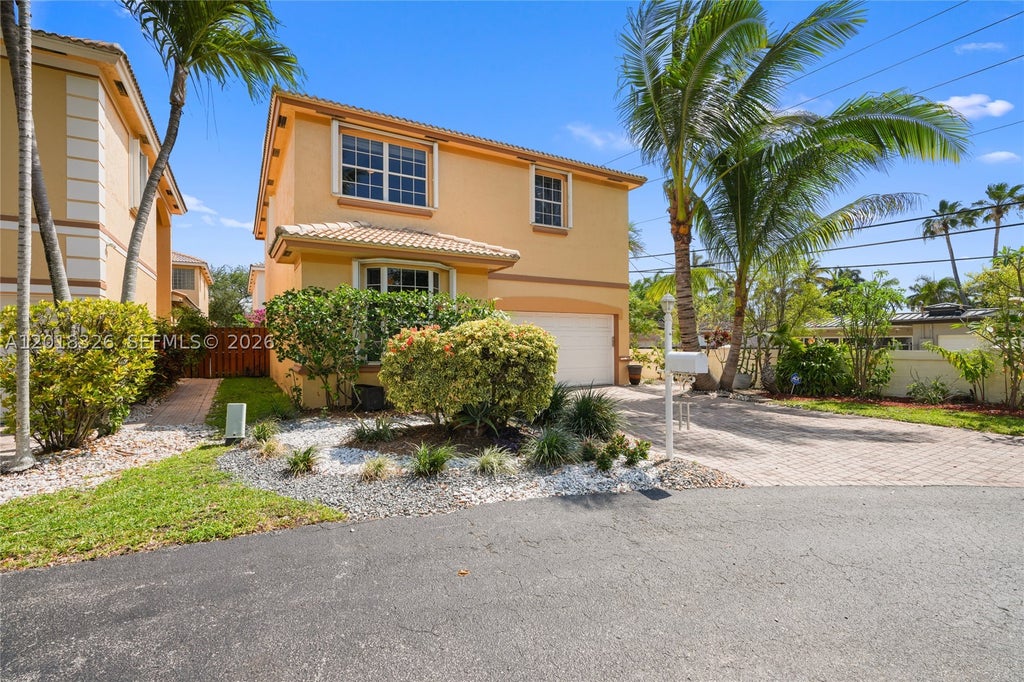 Photo of 1282 Grant Ct, Hollywood, FL 33019 (MLS # A12018326)