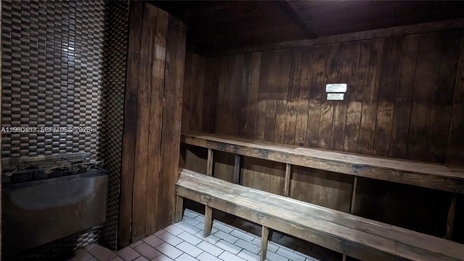 HALLMARK OF HOLLYWOOD CON - Residential