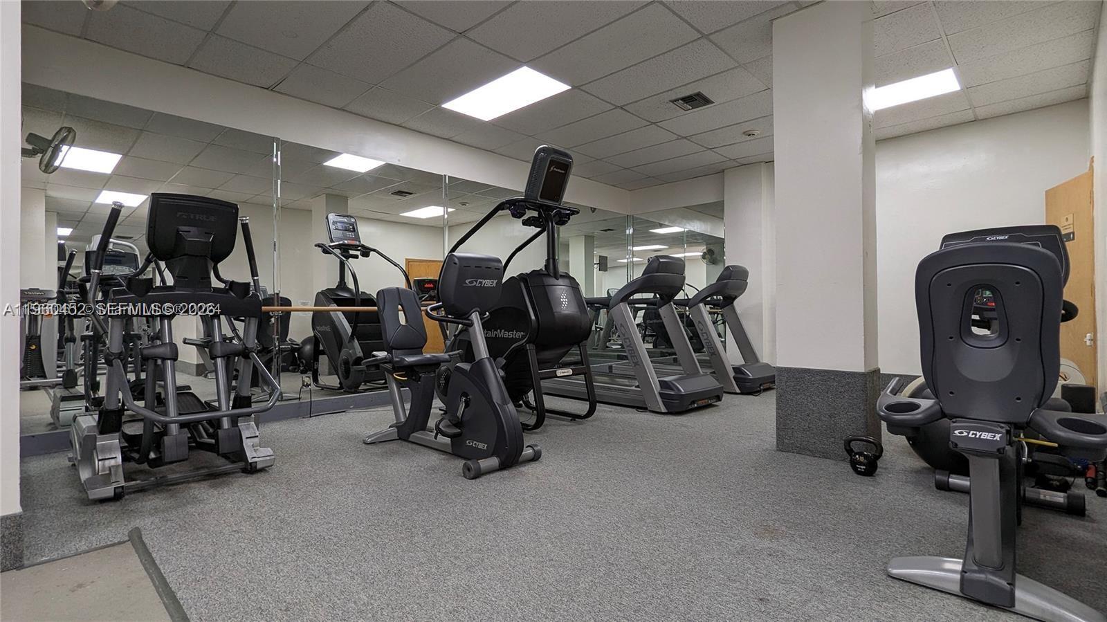 HALLMARK OF HOLLYWOOD CON - Residential