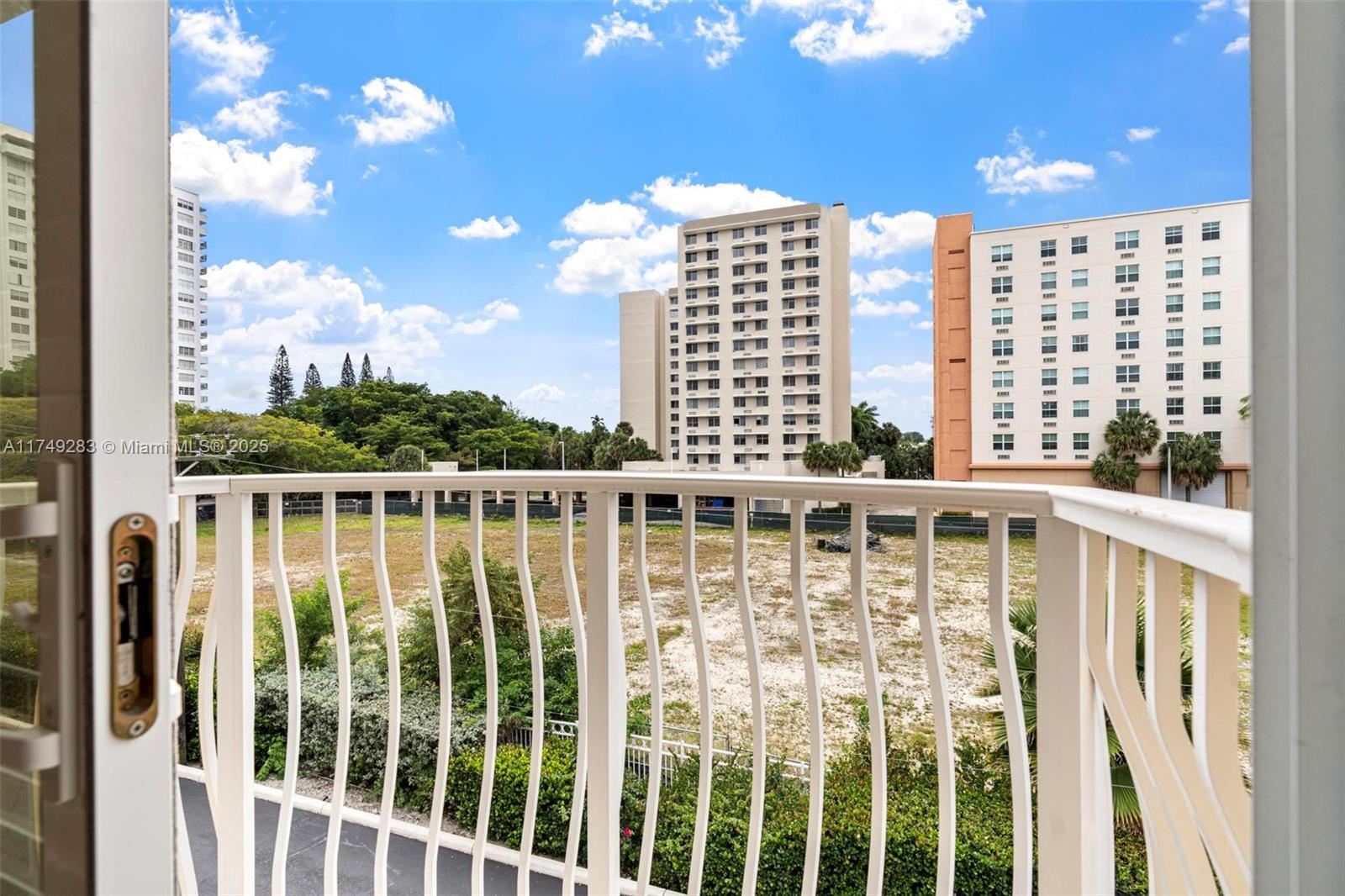 MERCO AT AVENTURA - Residential