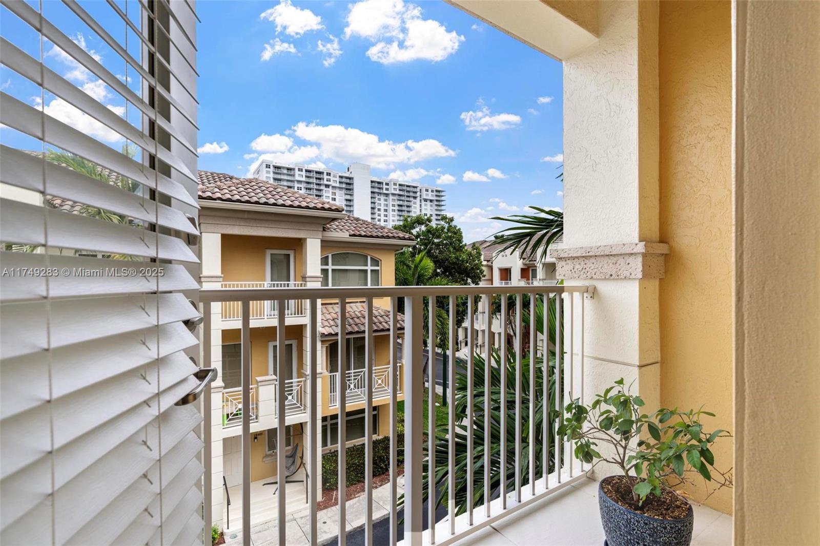 MERCO AT AVENTURA - Residential