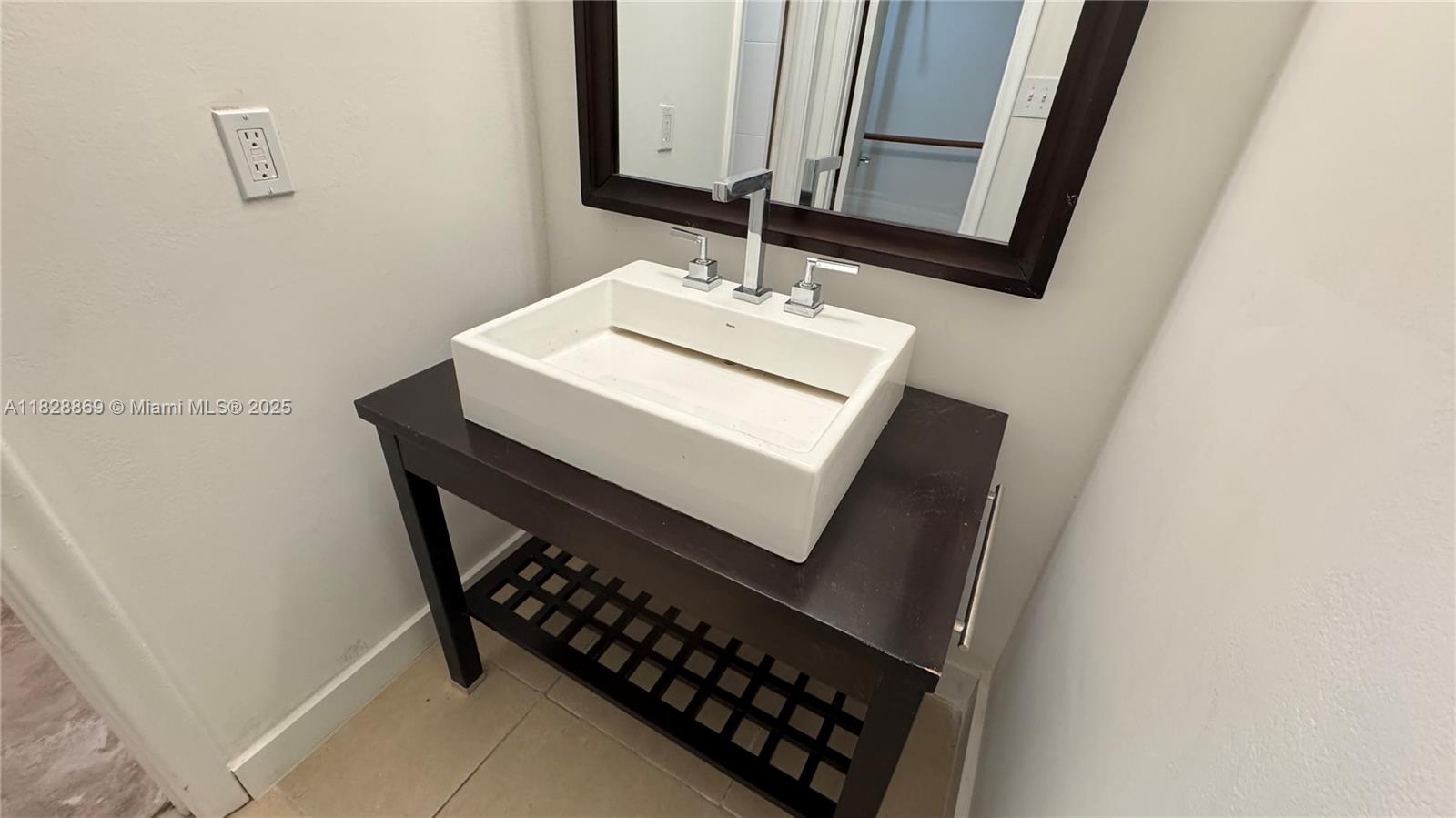 GREENGLADES CONDO 12 - Residential Lease