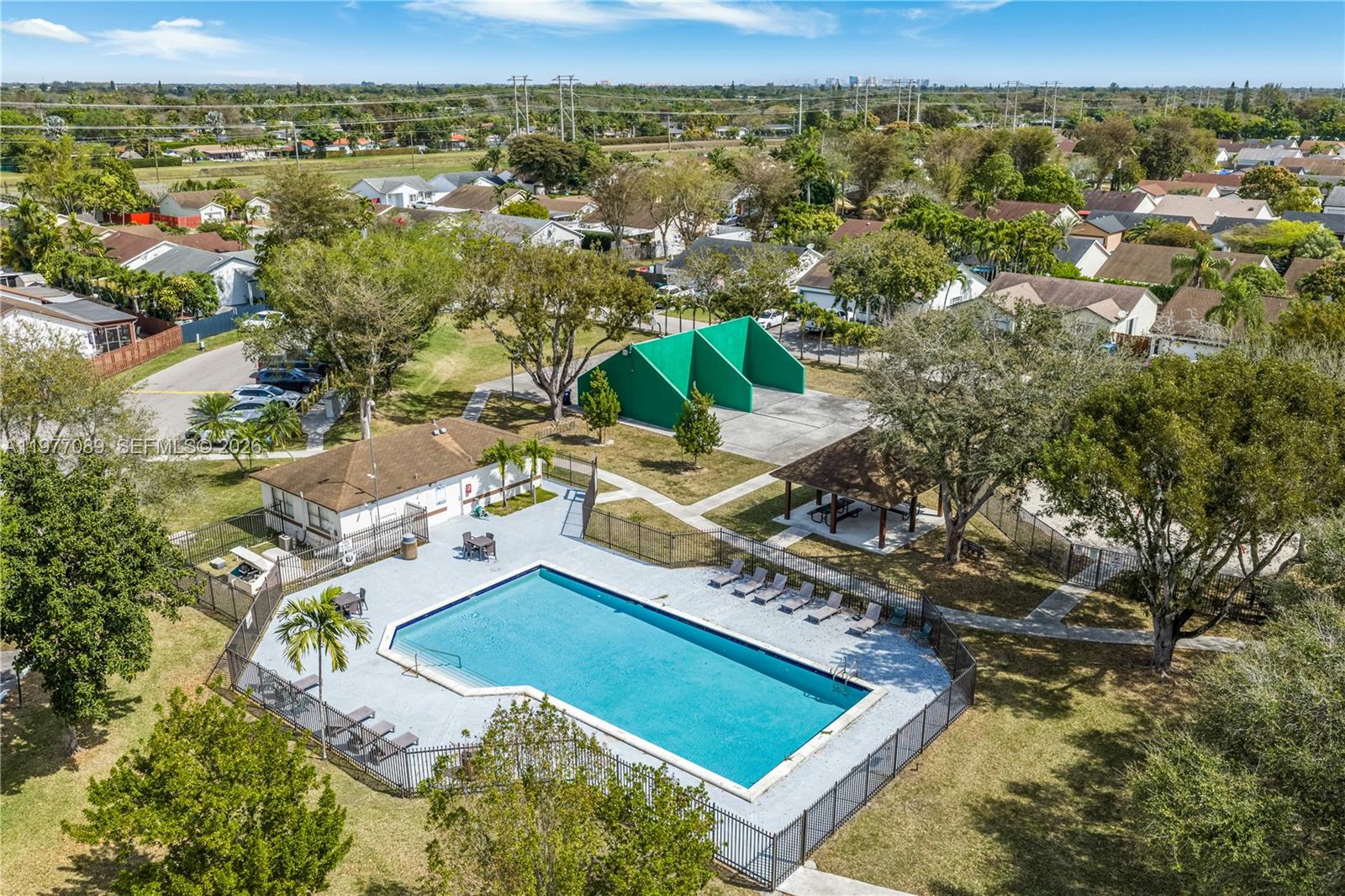 EDGEWATER PARK - Residential